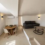 شقة By Elodie Vue & Piscine Hyères