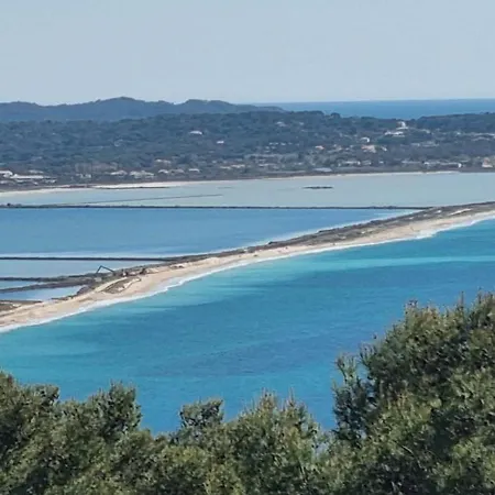 By Elodie Vue & Piscine Hyères